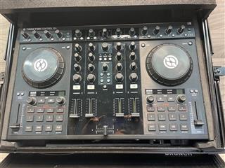 Native Instruments Traktor Kontrol S4 DJ Controller w/ Odyssey Glide Case